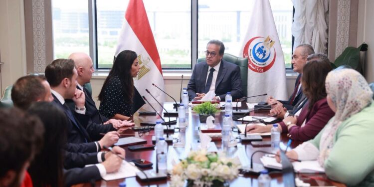 وزير الصحة يبحث تنفيذ المدينة الطبية بالشراكة مع القطاع الخاص