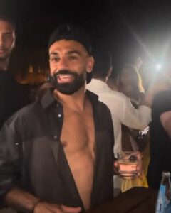 بعد ظهورها مع محمد صلاح في حفلة العلمين.. ما فوائد المياه الفوارة وهل تعد بديلًا صحيًا للمشروبات الغازية؟