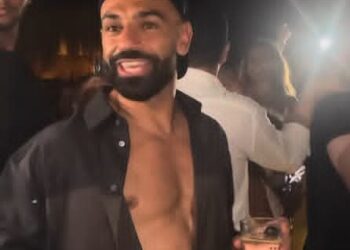 بعد ظهورها مع محمد صلاح في حفلة العلمين.. ما فوائد المياه الفوارة وهل تعد بديلًا صحيًا للمشروبات الغازية؟