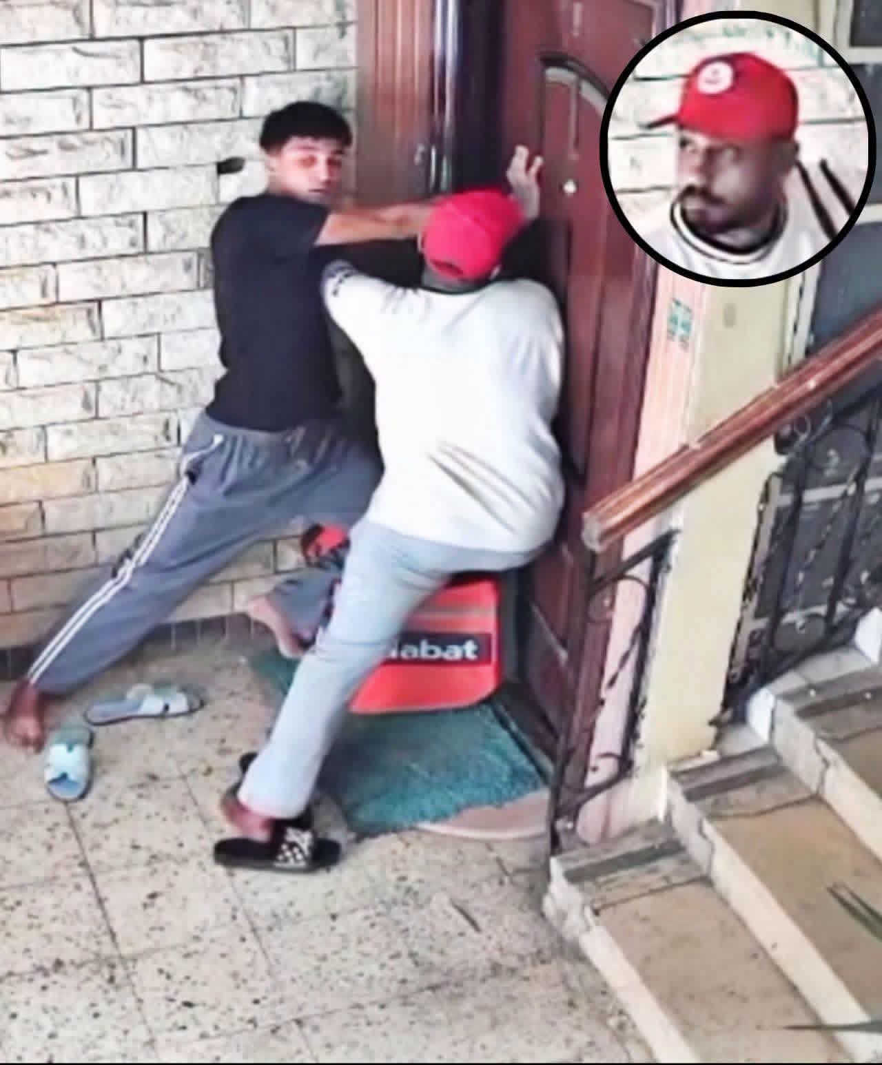 حقيقة فيديو متداول لعامل دليفري يحاول اقتحام شقة بعد ادعائه توصيل طلب للسيدات