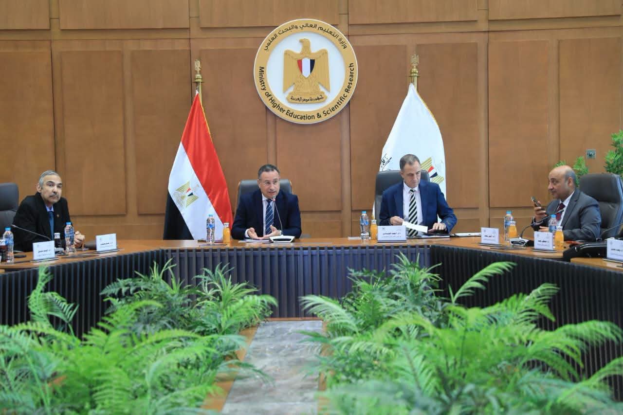 التعليم العالي تعلن تغييرات مهمة لطلاب الجامعات التكنولوجية وتدريبهم داخل الشركات   